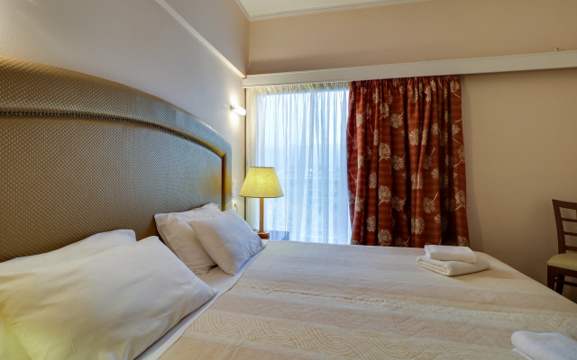 Calamos Beach Family Club Hotel
