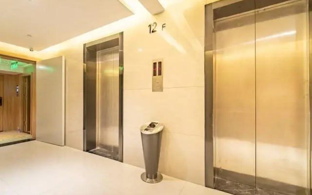 GreenTree Inn Express Hotel (Deyang Wenmiao Square )