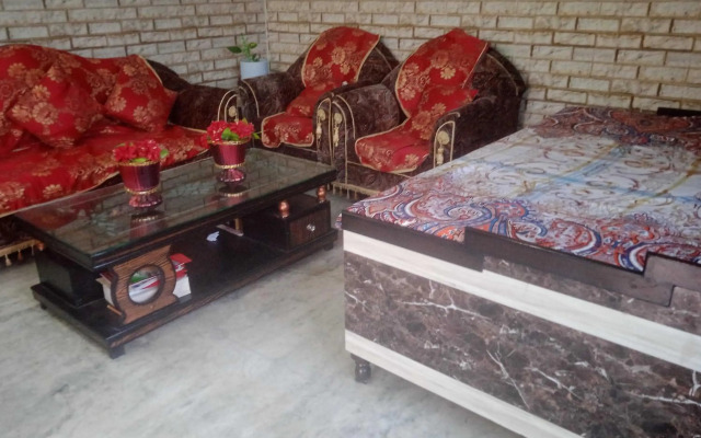 OYO HOME 92078 Pinky Homestay