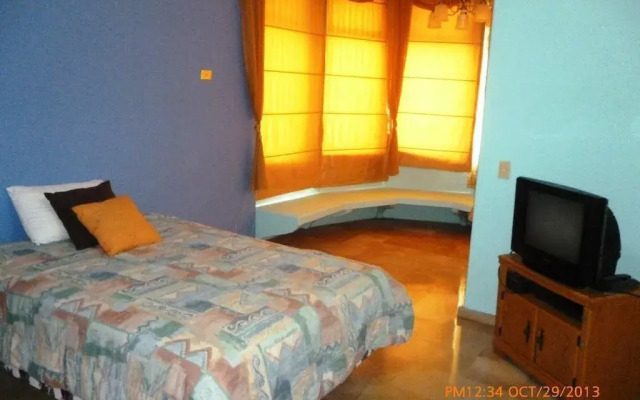 Roommates Suites