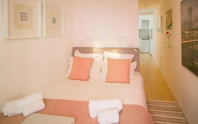 TravelingToLisbon 299 - Santos / Madragoa