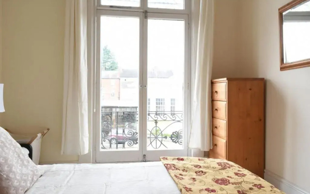 Dale Street Apartments Suite