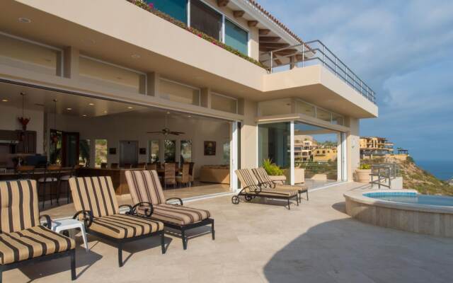 Spacious 5 BR W/amazing Ocean View at Villa del Mar