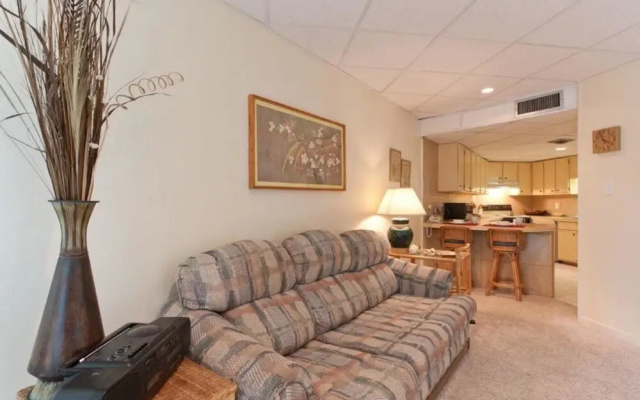 Aquarius Condominium 708