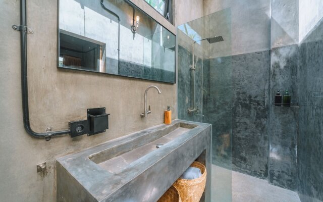 Villa Konkrete - Tropical 3BR