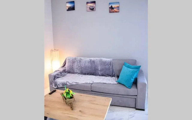 Athens Central 3BD Apartment next to Metro Luxury