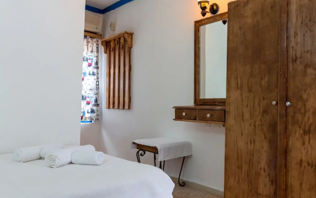 Delos Beach Hotel