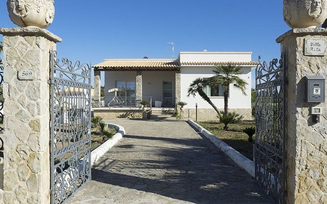 Luxury Villa in Marsala With Pool and Private Garden and Only 400m From the sea