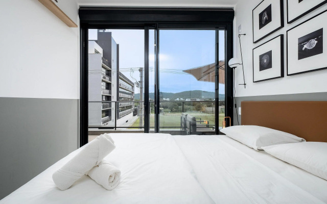 Apto c /piscina em Jurerê Internacional EPC204