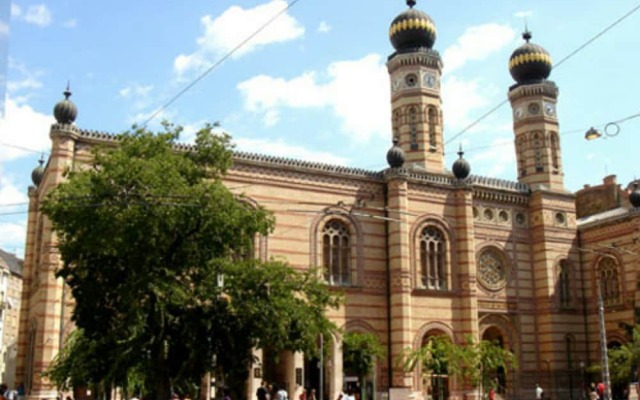 Large Central Apartments Dohány