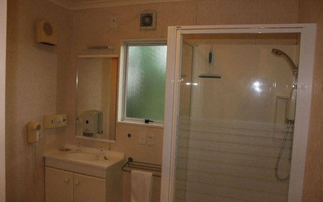 Acorn Estate Motel