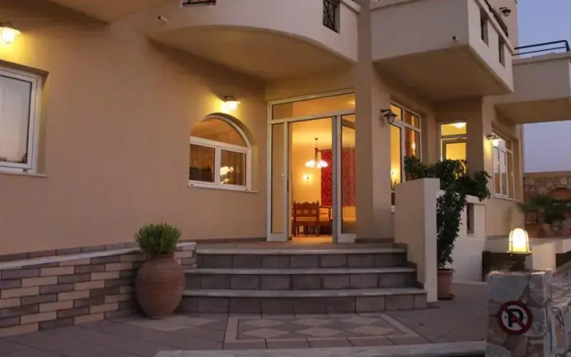 Panos Beach Hotel