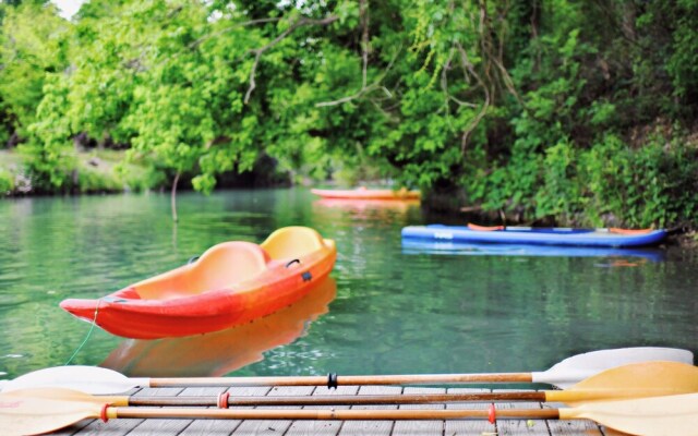 17 Son's Geronimo - Birdhouse Cabin