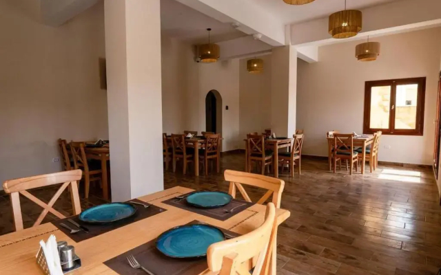 Azad Siwa Hotel