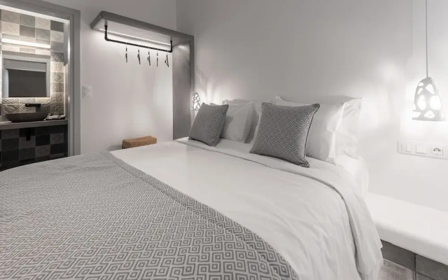 Manesis Suites