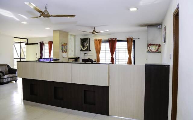 OYO 24265 Hotel Nagu Palace