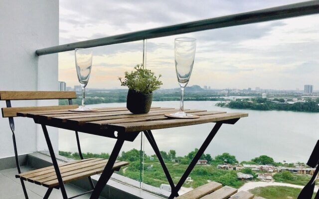 SkyVilla D'island Puchong by BeeStay