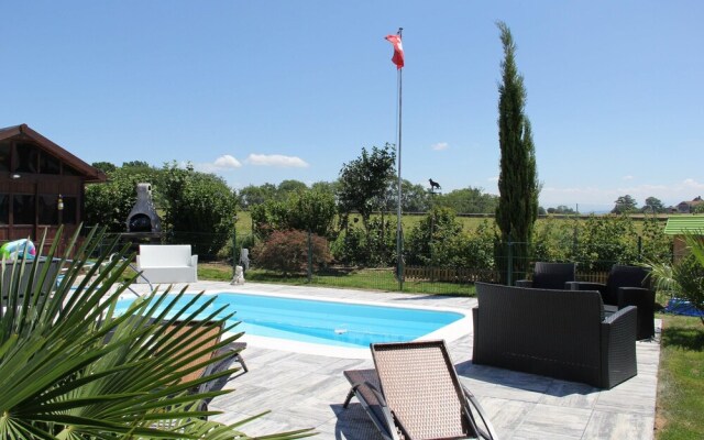 Studio in Bevaix, With Pool Access, Enclosed Garden and Wifi