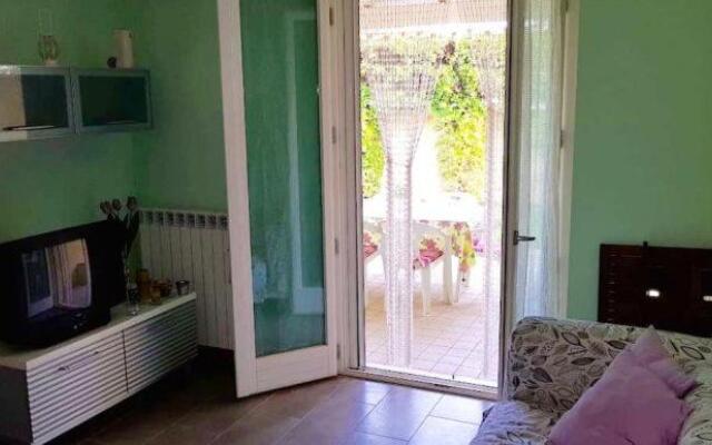 M216 - Marcelli, bilocale con giardino a 200mt dal mare