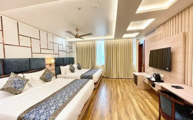 Hotel Mantavya - Varanasi near Temple