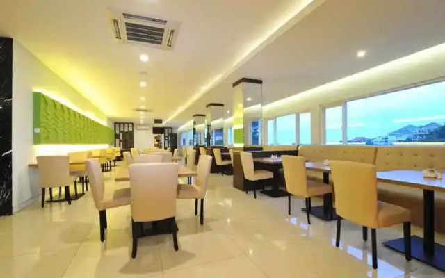 Studio Inn & Suites