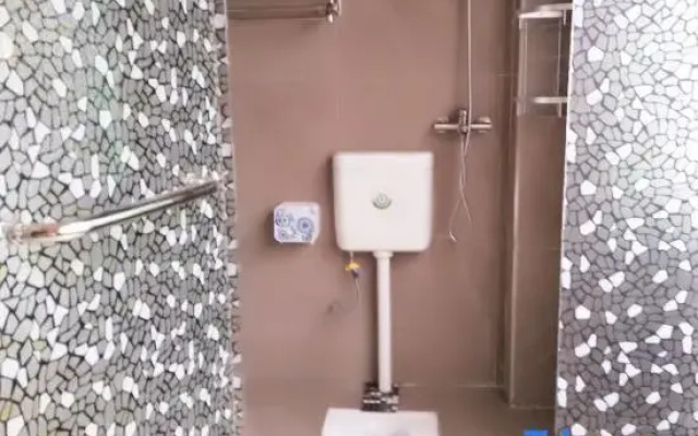 Yujian Apartment (Nanning Fuxing Food Street Dongfang Plaza)