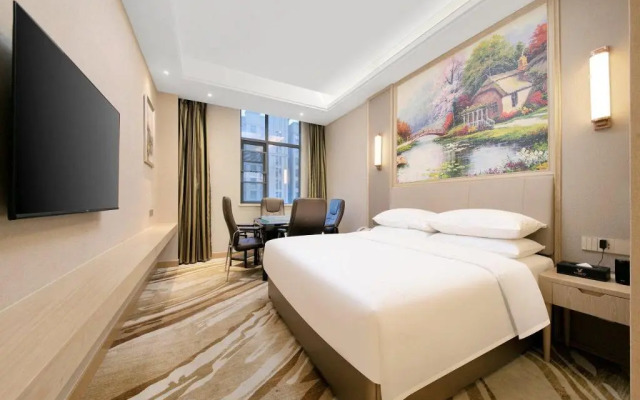 Vienna International Hotel (Wuhan Miaoshan Institute of Technology)