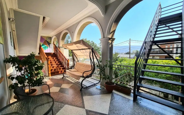 Grayhouse Elia Apartment