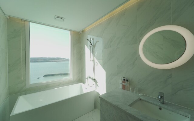 Laterrace Cove Suite