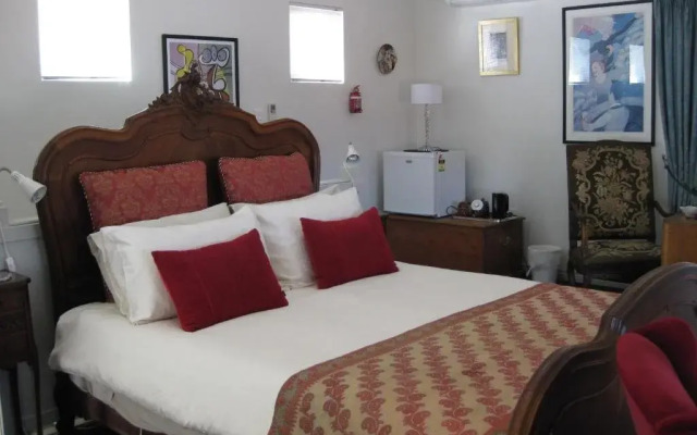Three Chimneys Bed and Breakfast Boutique Guest House