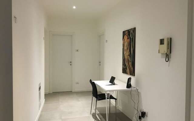 Room Center Station 2