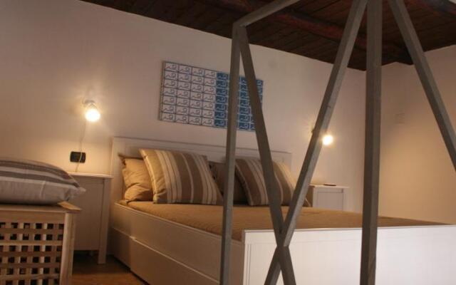 Apartment 25