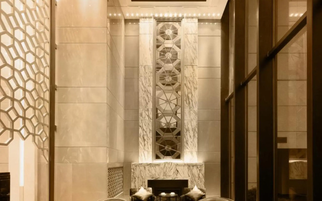 Paramount Gallery Hotel