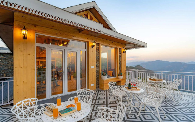 StayVista at DAAFI House with Comp Breakfast