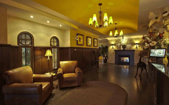 Le St-Martin Hotel & Suites Laval