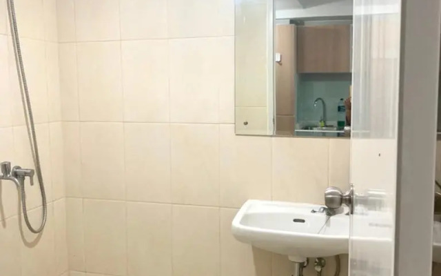 Springlake Apartment Summarecon by Veeroom