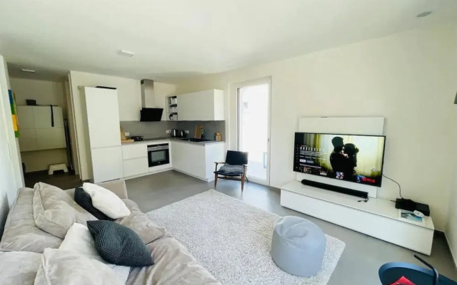 New Studio in Belair with balcony