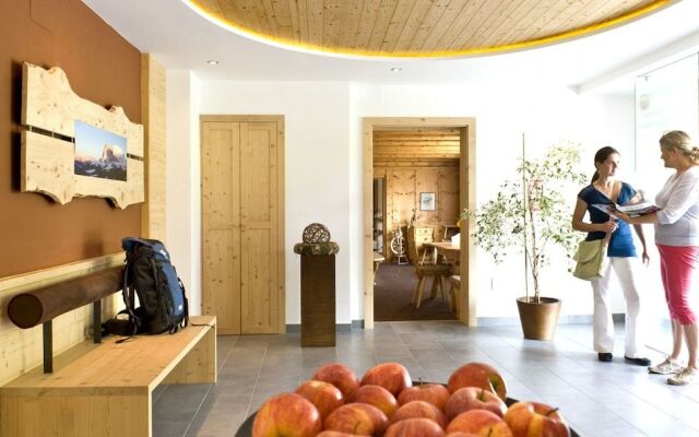 Martina Breakfast Lodge