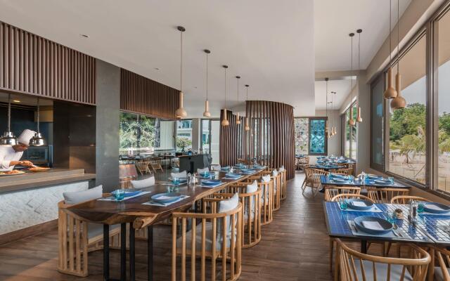 Crimson Resort & Spa Boracay