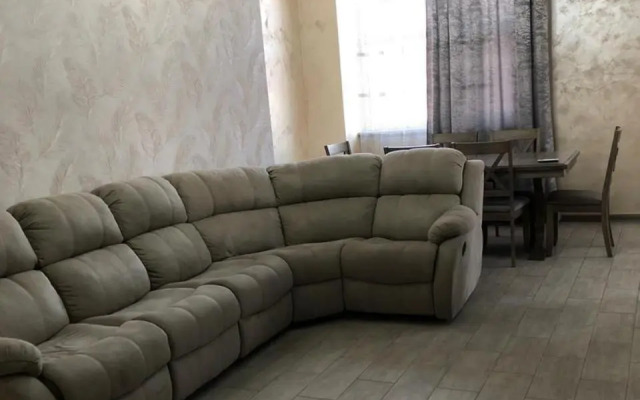 2 Bedroom 2 Bathromm Apartment on Rostom Street
