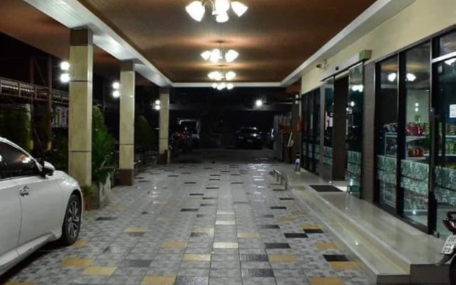OYO 75504 Ratchapruek Apartment Angthong