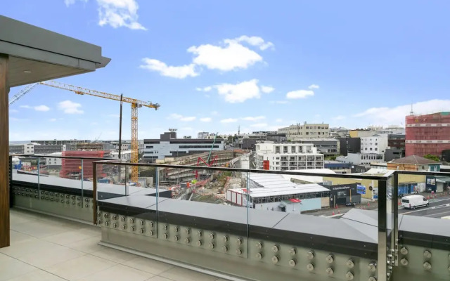 Enfield Sky- Brand New Penthouse