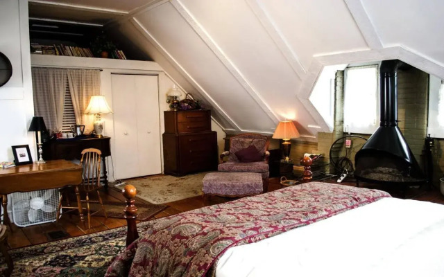 Clifford House Private Home Bed & Breakfast