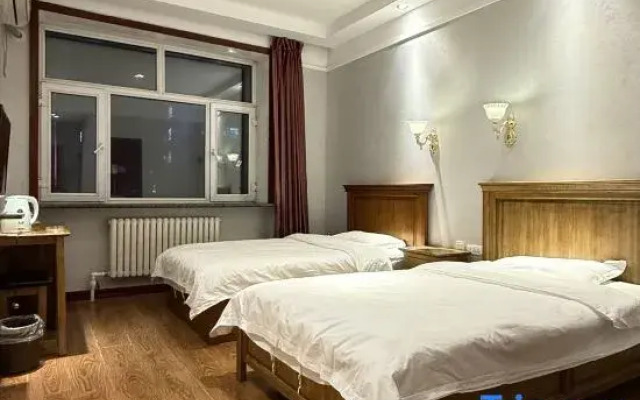 Xuexiang Holiday Hotel