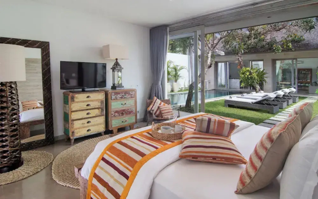 Villa Mia by Villa Finder