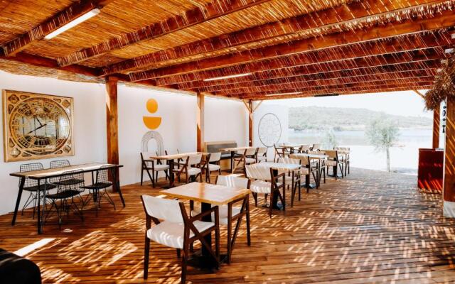 Anda Beach Bistro & Rooms