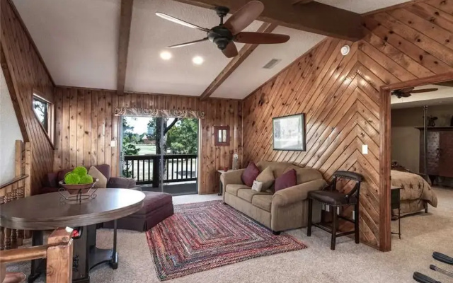 Majestic Retreat - Four Bedroom Cabin
