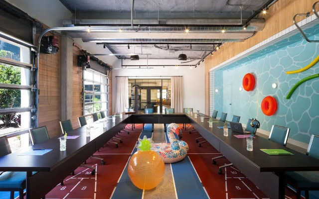 Moxy St. Petersburg Downtown