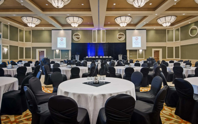 Best Western Plus Lamplighter Inn & Conference Centre