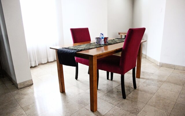 Classic Brawijaya Apartment with Pool View